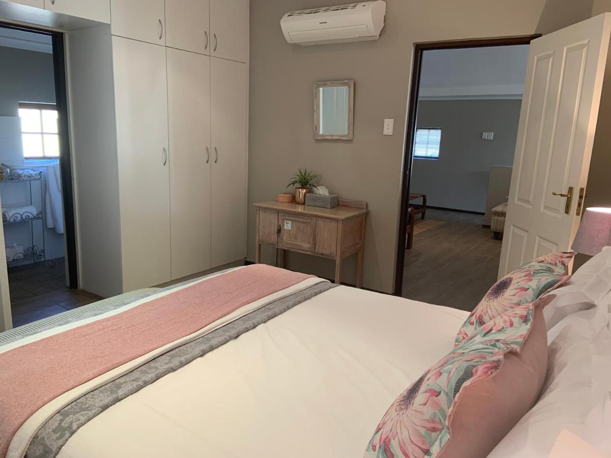 פרנצ'הוק La Gratitude Self Catering Cottage מראה חיצוני תמונה