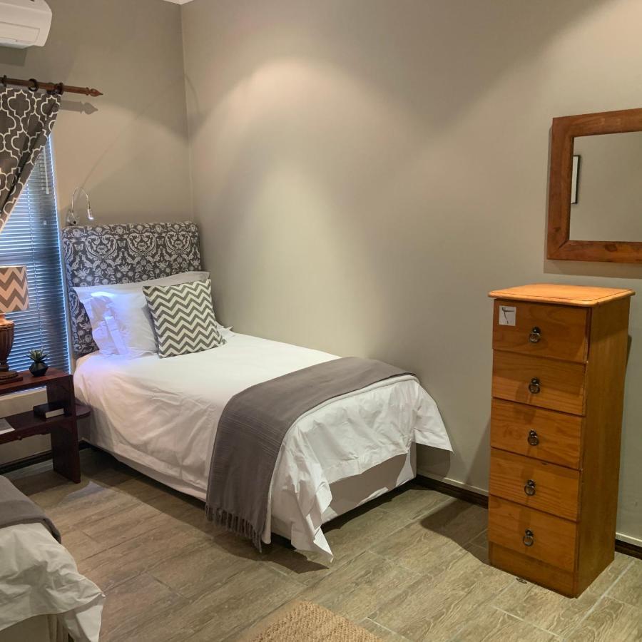 פרנצ'הוק La Gratitude Self Catering Cottage מראה חיצוני תמונה